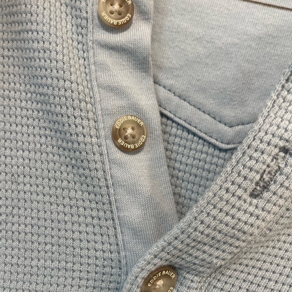 Eddie Bauer Vintage Henley in light blue - Picture 6 of 7
